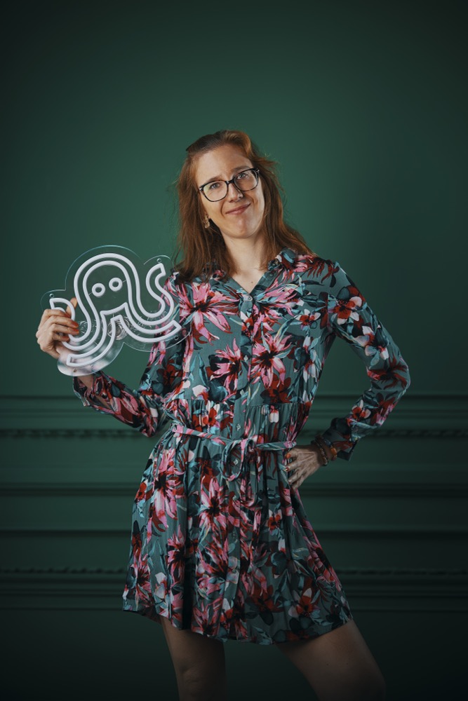 Karen, Financieel Manager